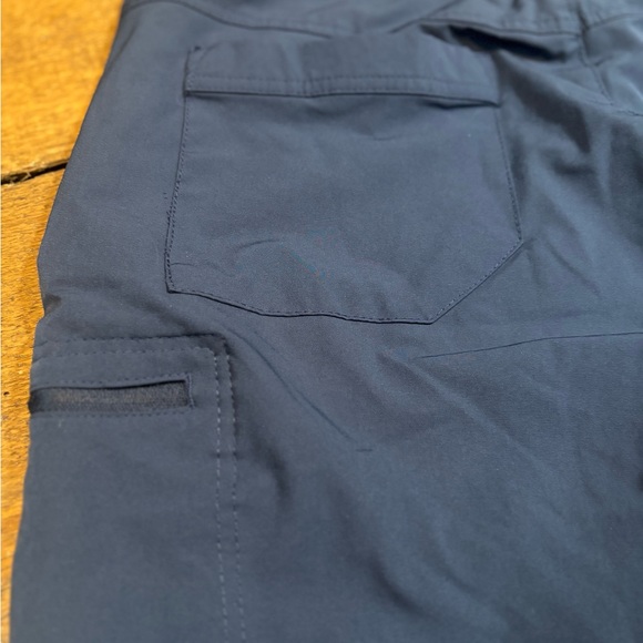 ZEROXPOSUR Men's Lightweight Navy Stretch Travel Friendly Shorts Size: 34. - Picture 4 of 9